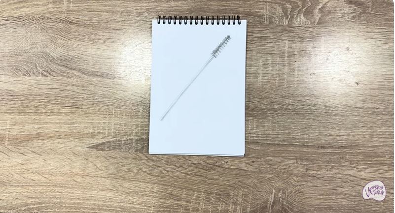 Рисуем Щеточка для бровей