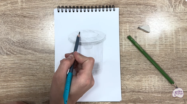 Рисуем Стакан-непроливайка